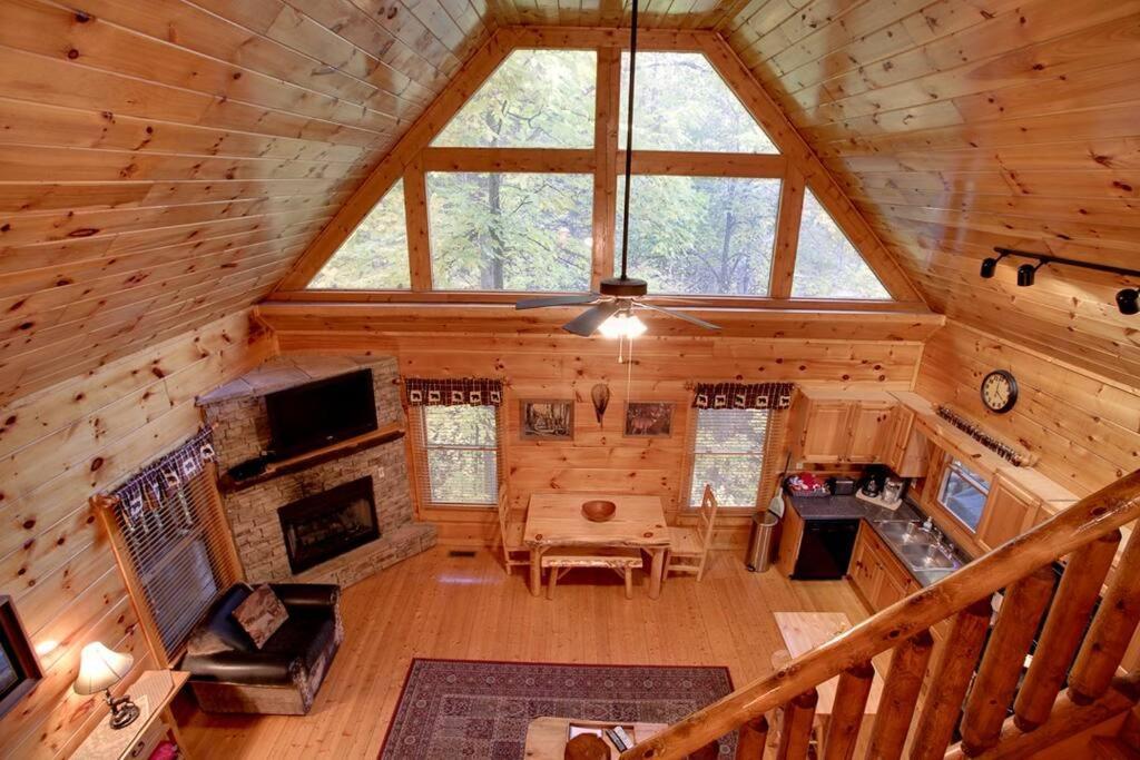 Brave Eagle Cabin Sevierville Phòng bức ảnh